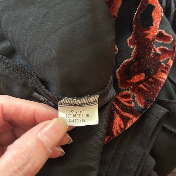 Adiva Black and Burgundy Velour Floral Mini Dress, Size Med - Picture 7 of 7